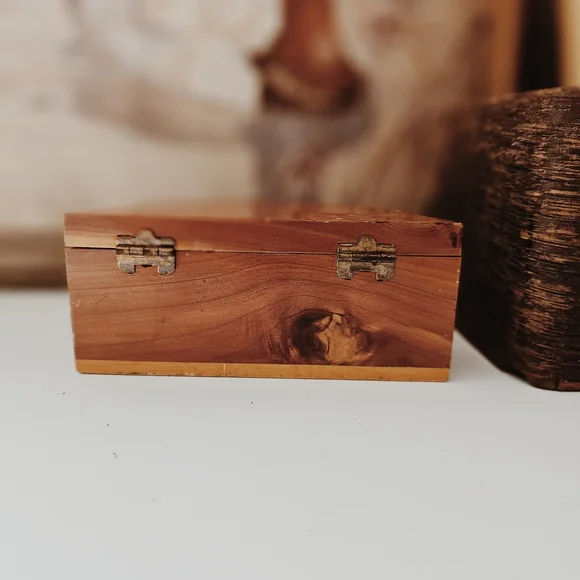 Vintage Wooden Trinket Box - Picture 3 of 8